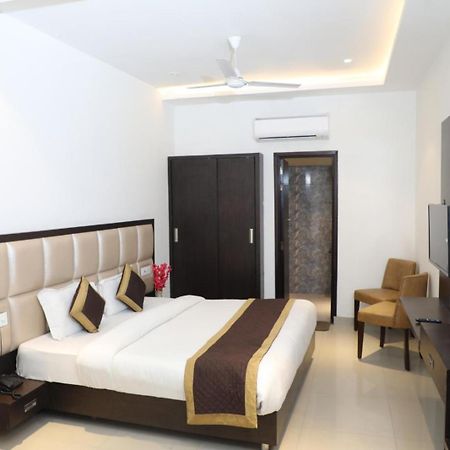 Hotel Avi Inn Amritsar Esterno foto