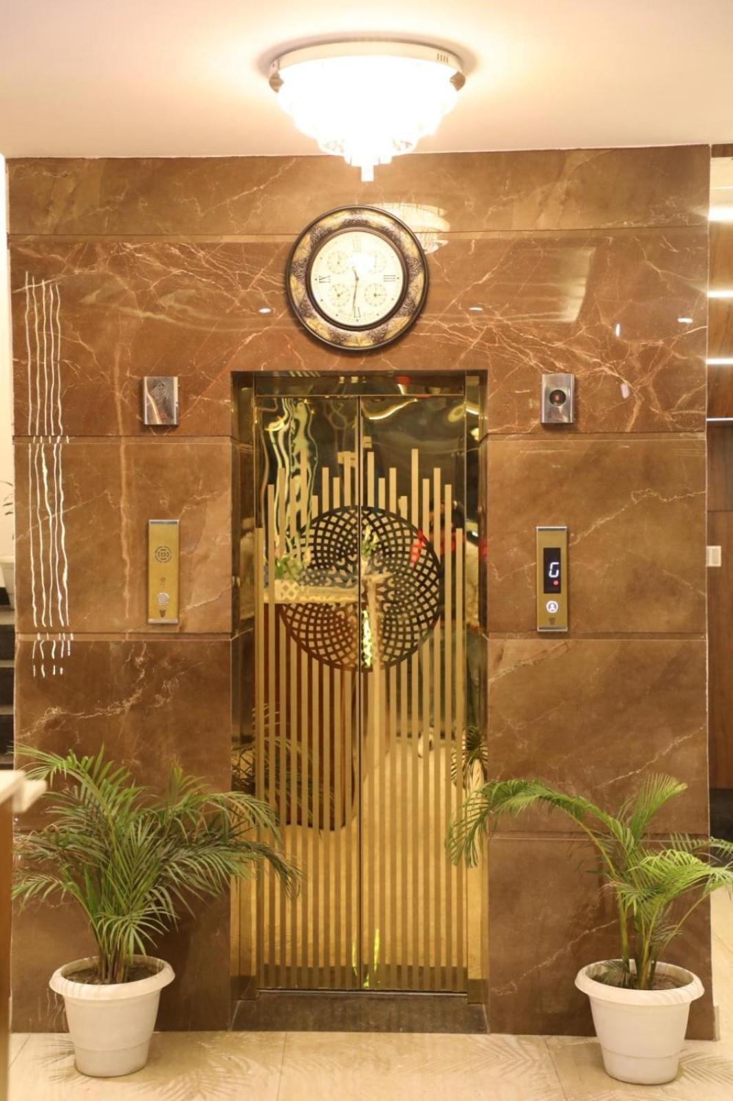 Hotel Avi Inn Amritsar Esterno foto