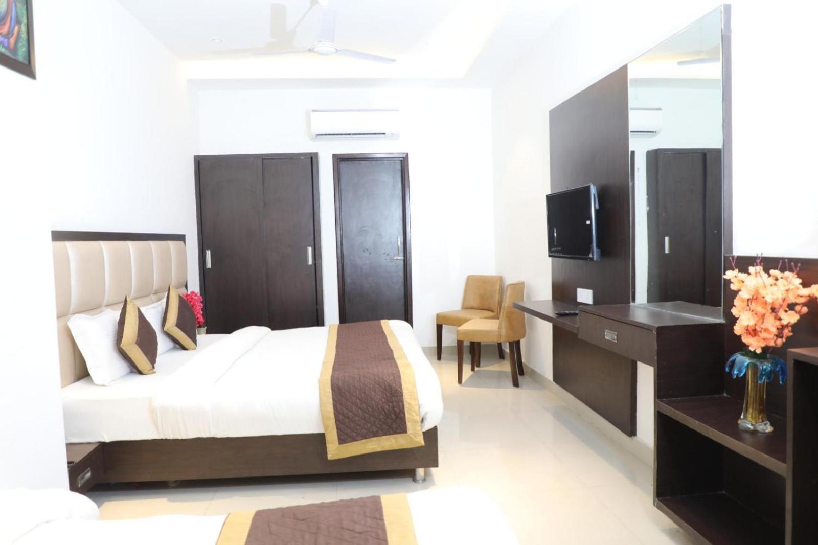 Hotel Avi Inn Amritsar Esterno foto